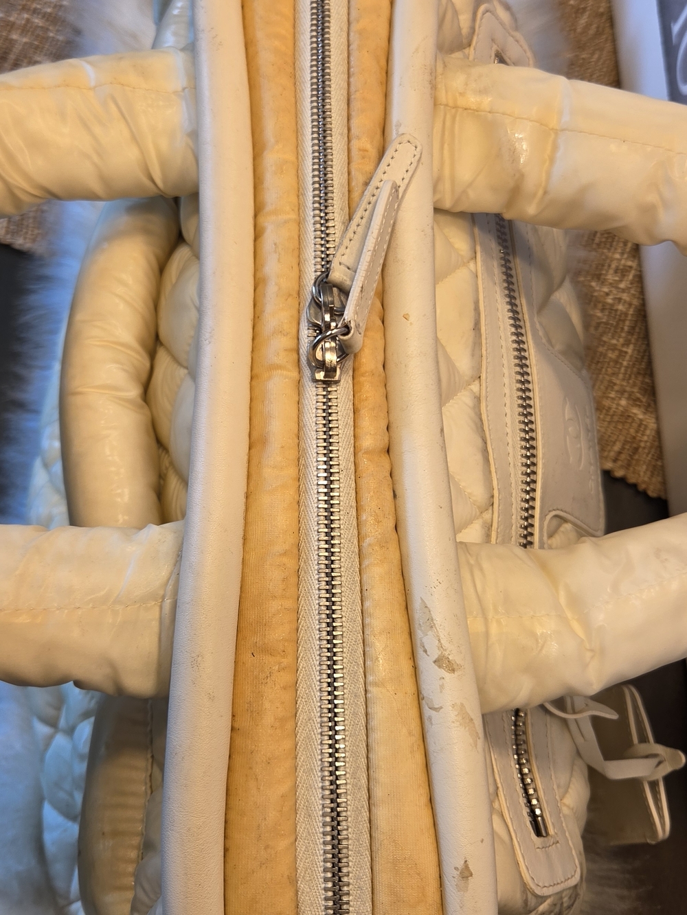 CHANEL COCOON  Cream Quilted Dome Tote with Authenticity Card. Code -With FLAWS - Picture 4 of 16